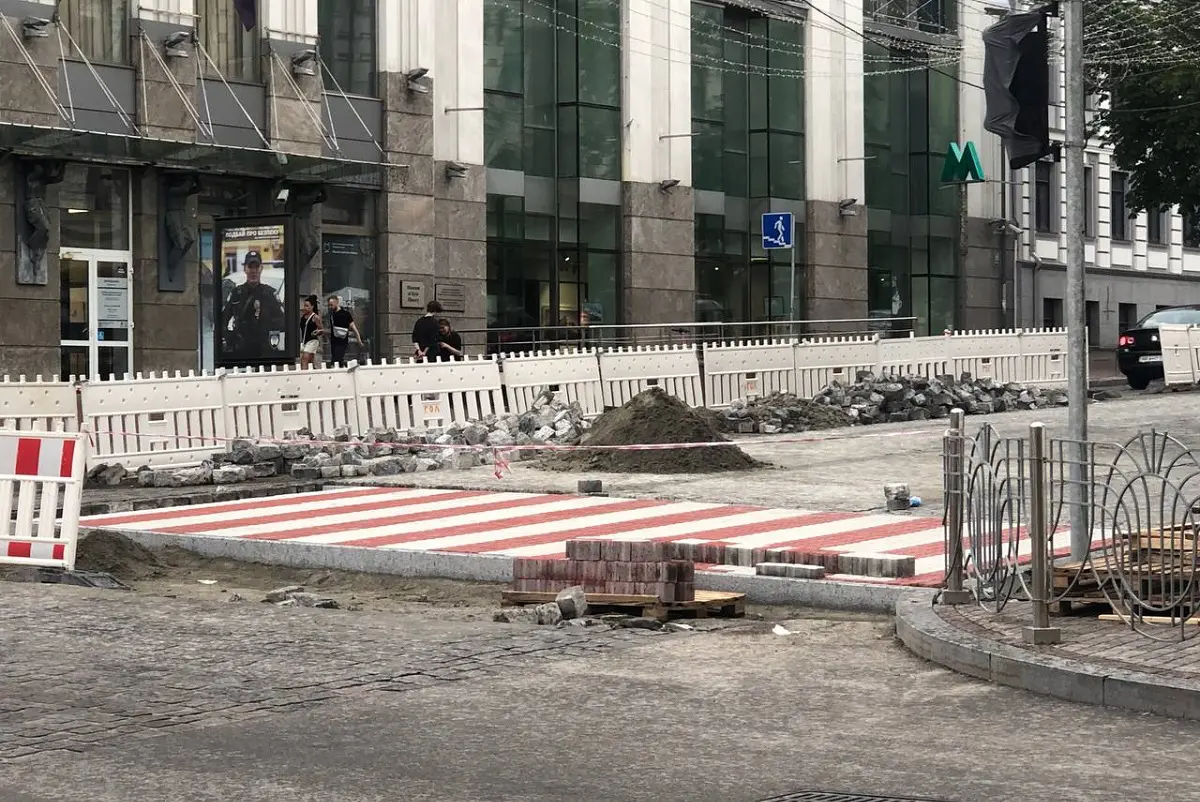 Роботи тривають