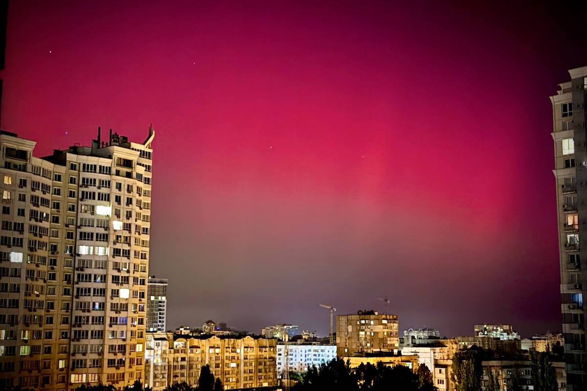 Ukrainians watched the northern lights in the sky (photo)